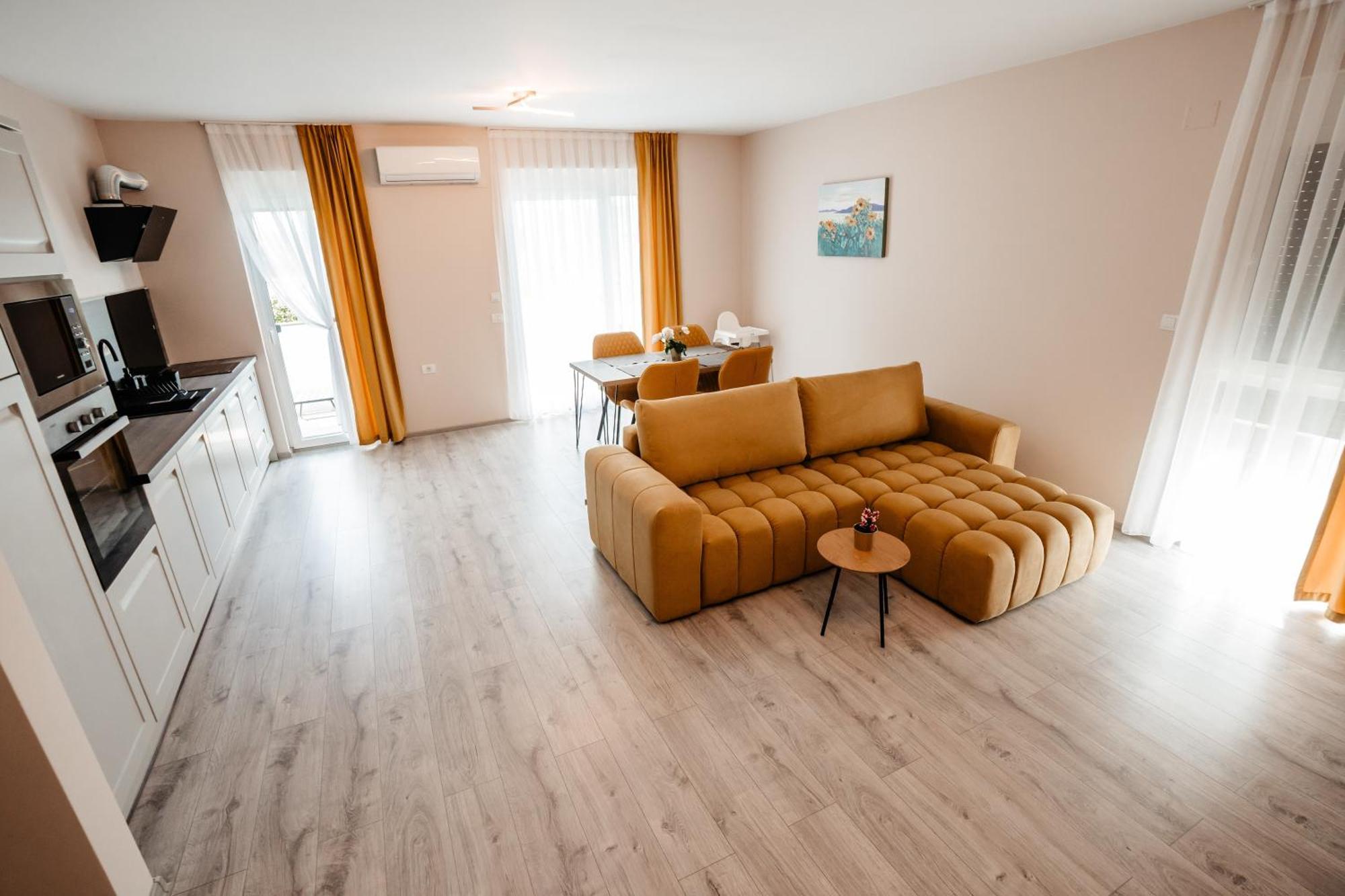 Sunrise View Apartment 拉迪亚 外观 照片